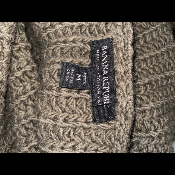 PETITE MEDIUM BANANA REPUBLIC sweater - Picture 3 of 3